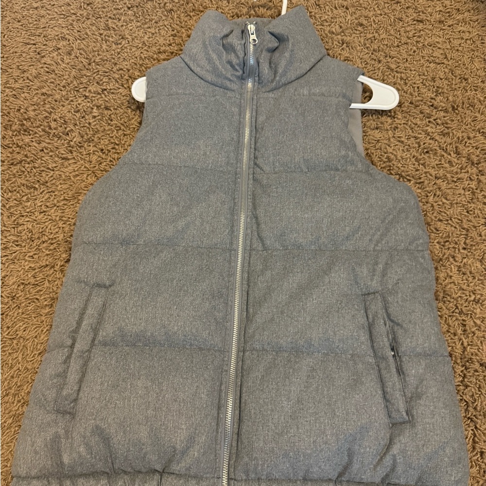 Women’s old navy gray vest. Size small.